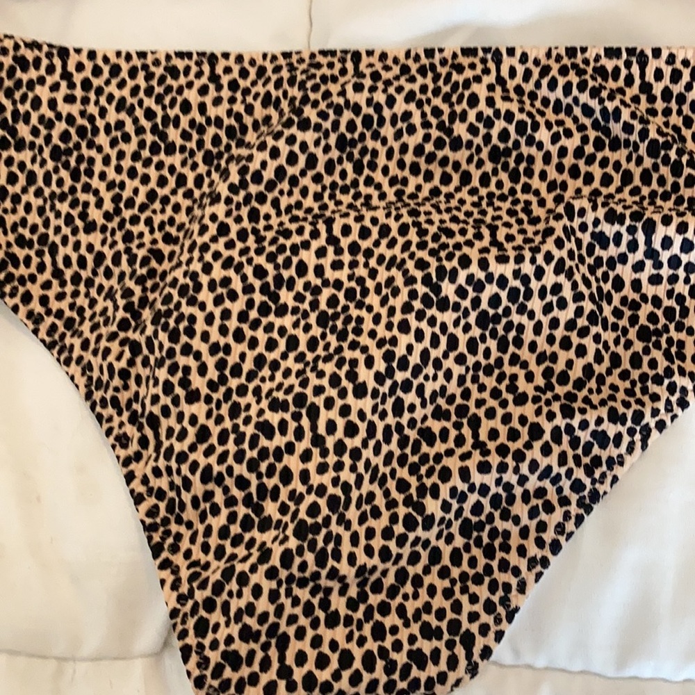 Two piece bathing suit - Picture 2 of 3
